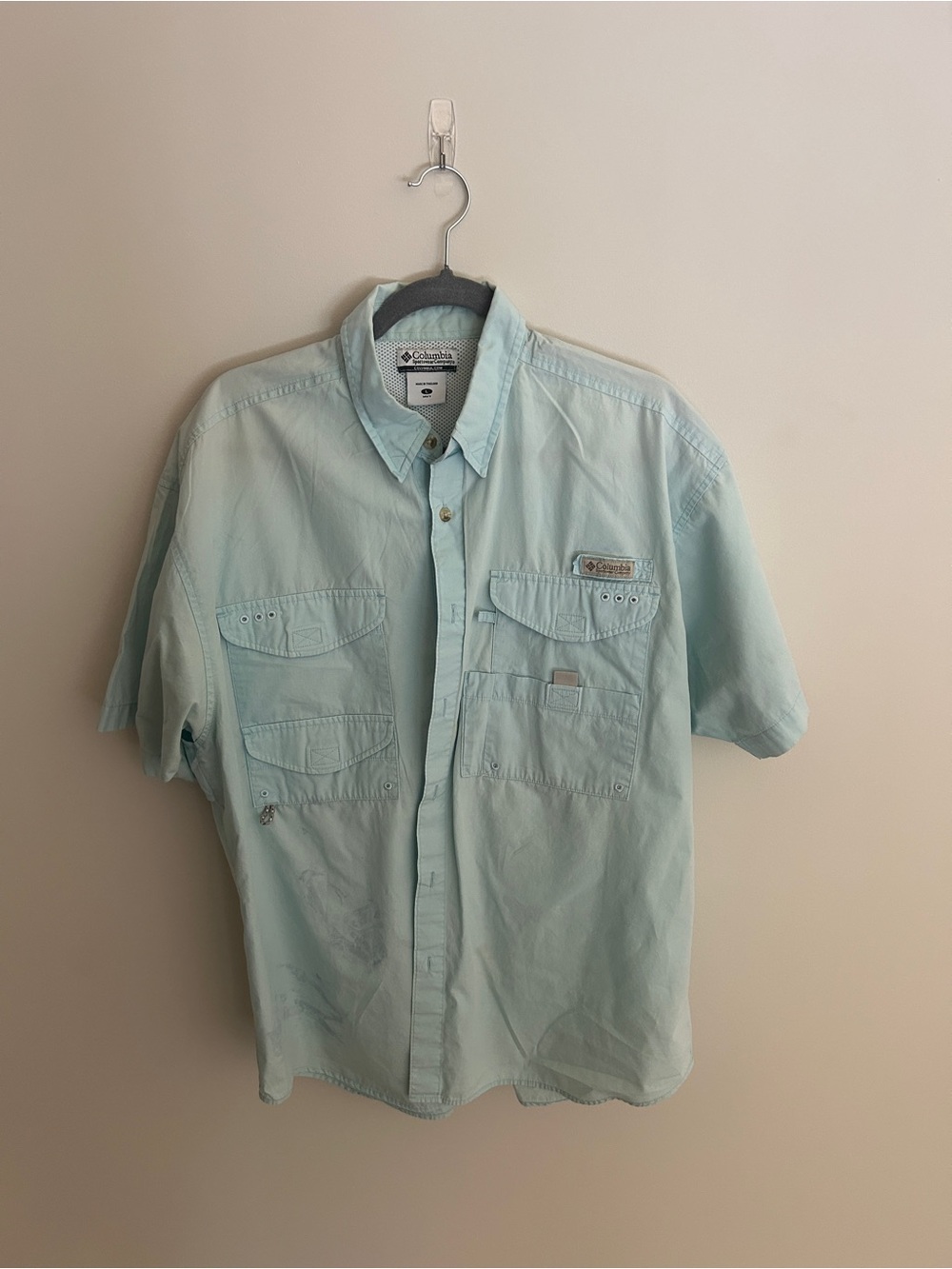 Columbia light blue outdoors fishing shirt with patch